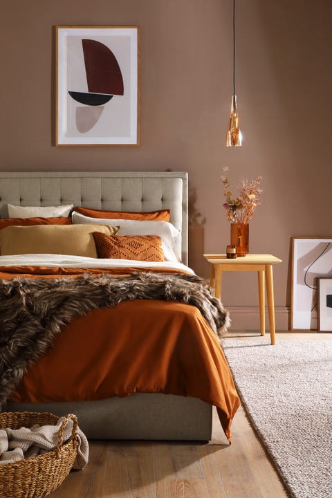 lexington oatmeal fabric bed