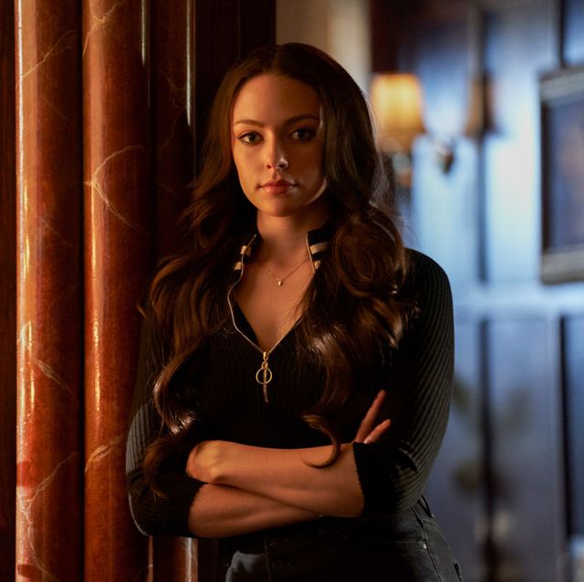 legacies    “this can only end in blood”    image number lgc415a0077r    pictured l   r danielle rose russell as hope mikaelson    photo chris reel  the cw    © 2022 the cw network, llc all rights reserved