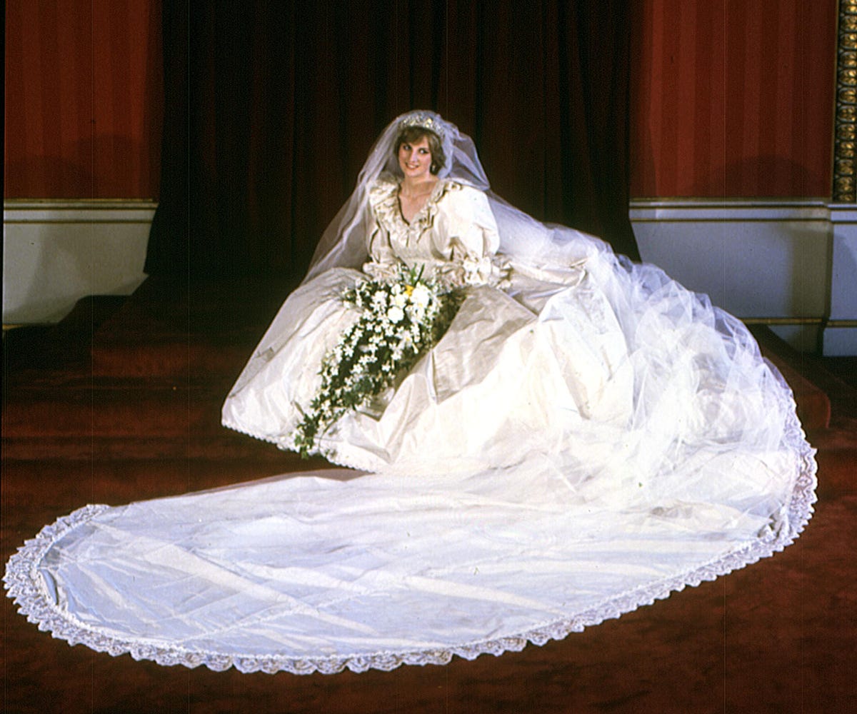 kensington palace diana wedding dress exhibition