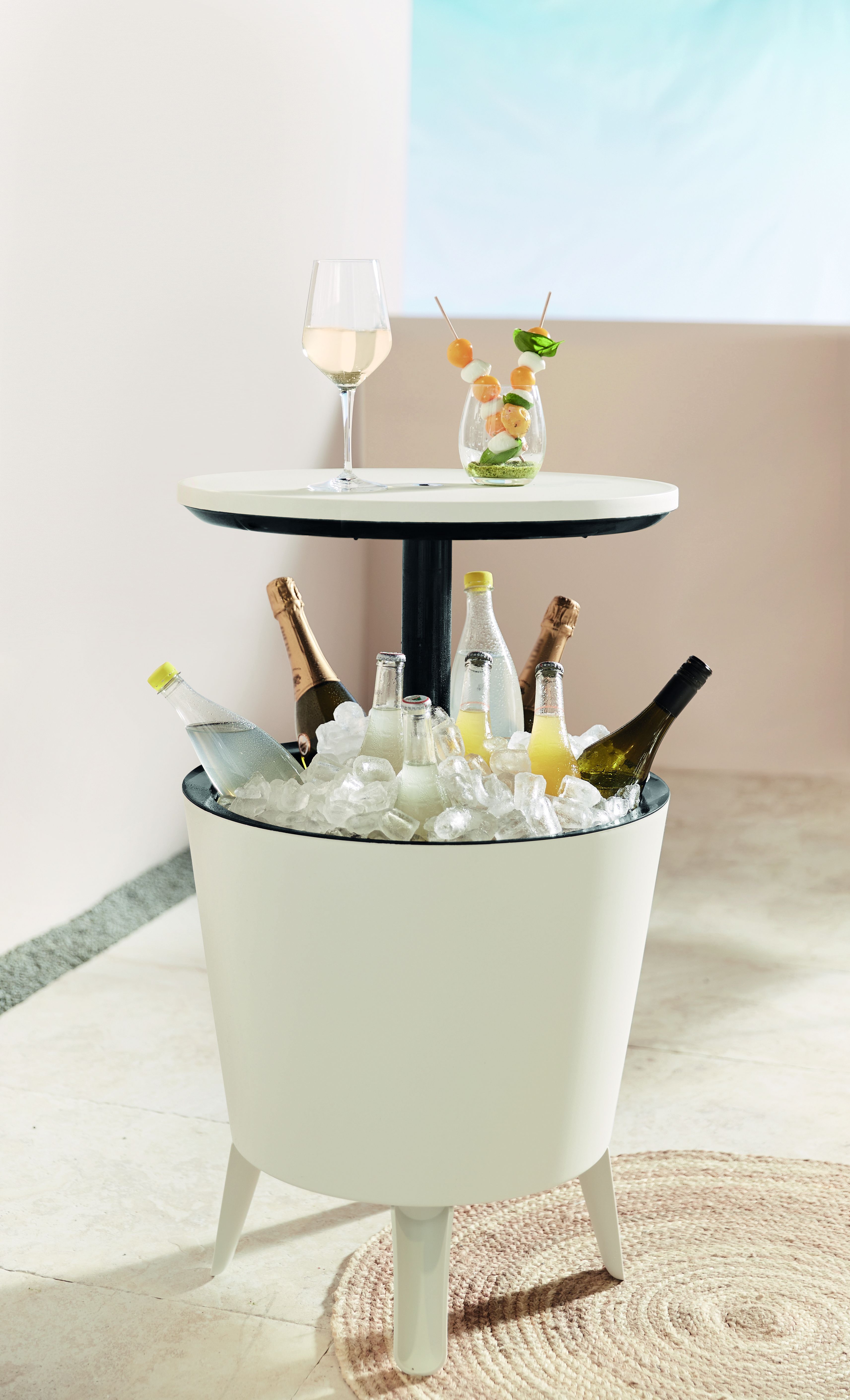 ice bucket table outdoor