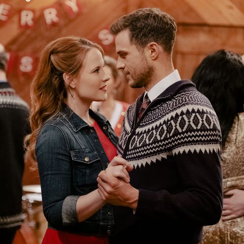 Lifetime Christmas Movies 2019: Schedule, Cast Lists, and ...