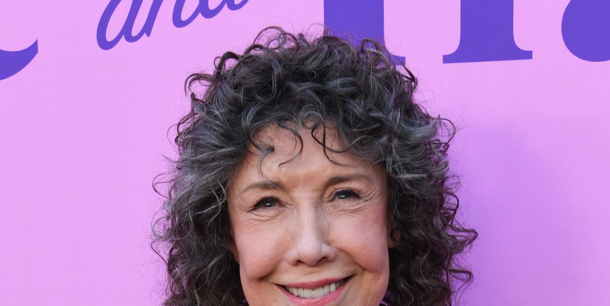 Lily Tomlin’s Go-To Tightening Primer for Smooth Skin