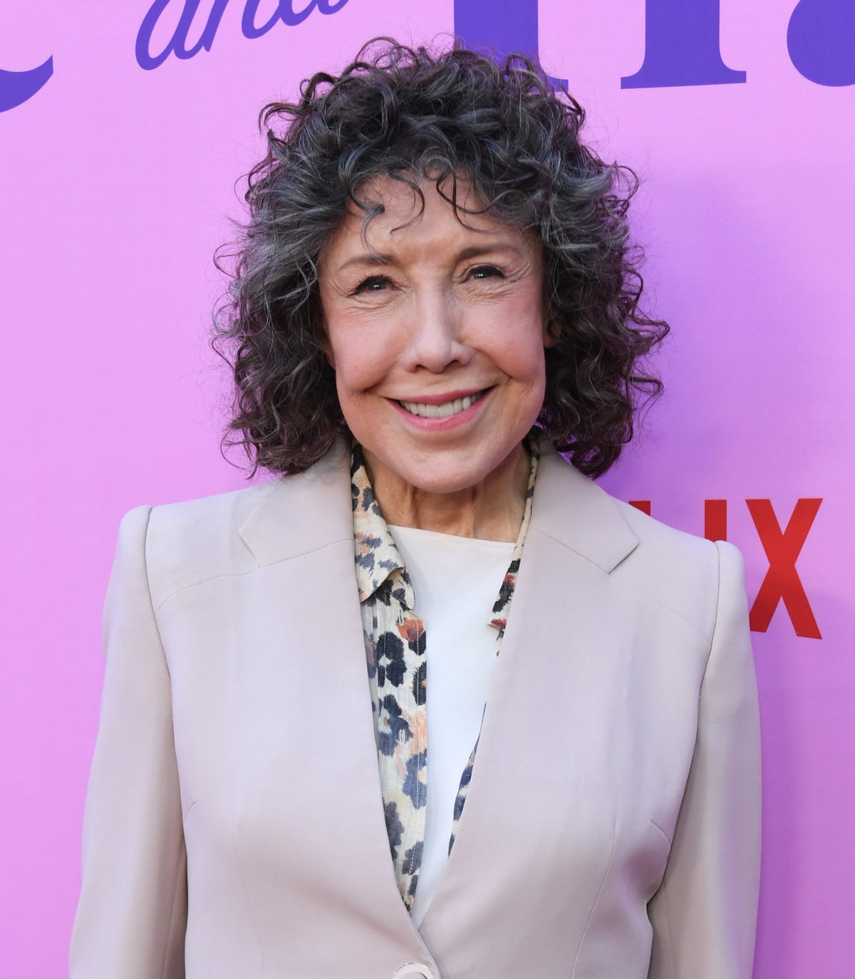 Lily Tomlin’s Go-To Tightening Primer for Smooth Skin