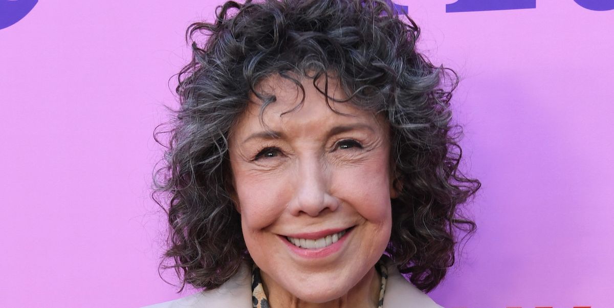 Lily Tomlin’s Go-To Tightening Primer for Smooth Skin
