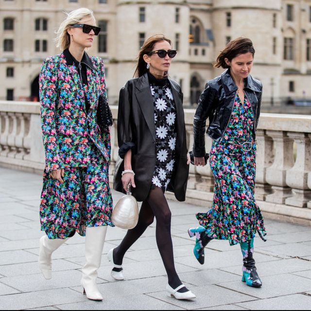 Street Style  - Paris Fashion Week - Womenswear Fall/Winter 2020/2021 : Day Four