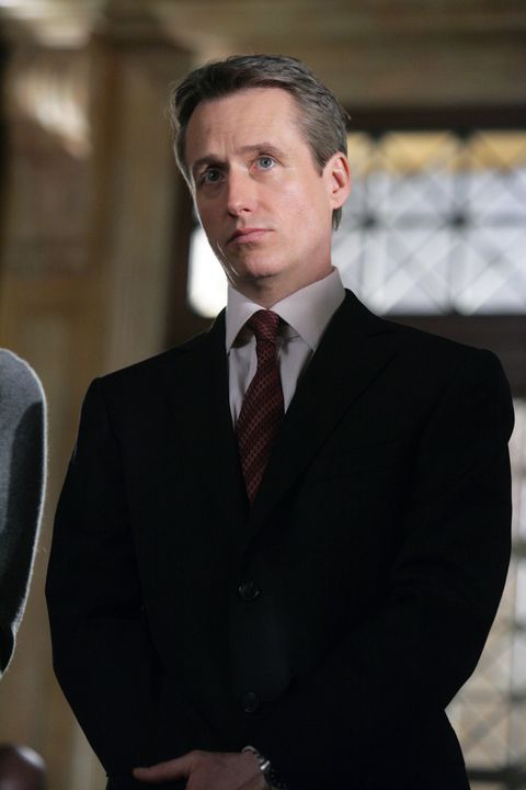 linus roache as michael cutter, law and order