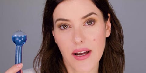 Lisa Eldridge using the Eyecicle