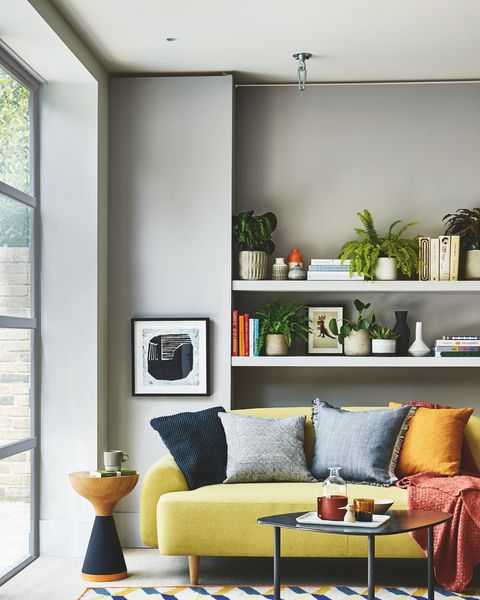 Ý tưởng ghế sofa phòng khách nhỏ: Phòng khách nhỏ thường là một thử thách đối với những người thiết kế nội thất. Nhưng đừng lo, với các ý tưởng thiết kế ghế sofa phù hợp, bạn có thể tận dụng không gian phòng khách nhỏ một cách tối đa. Với nhiều kiểu dáng đa dạng và màu sắc tươi sáng, bạn có thể trang trí phòng khách của mình một cách độc đáo và phong cách. Xem hình ảnh để tìm thêm nguồn cảm hứng.