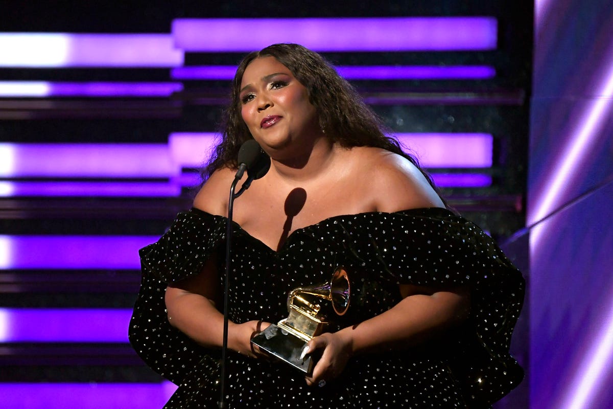 Watch Lizzo Chant Beyoncé's Name Before Winning a Grammy