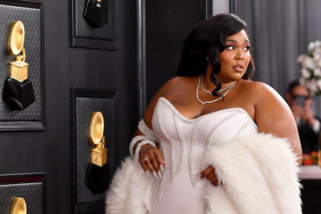 Lizzo Wore A White Dress To Grammy Awards In 2020