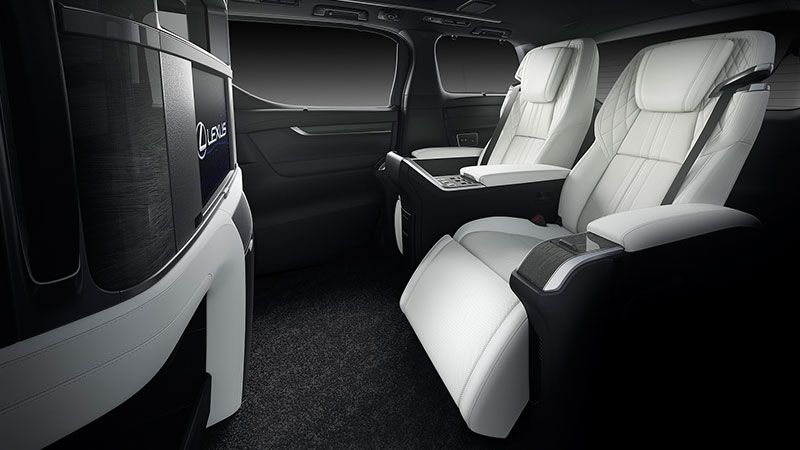 Lexus LM Minivan Is Executive 