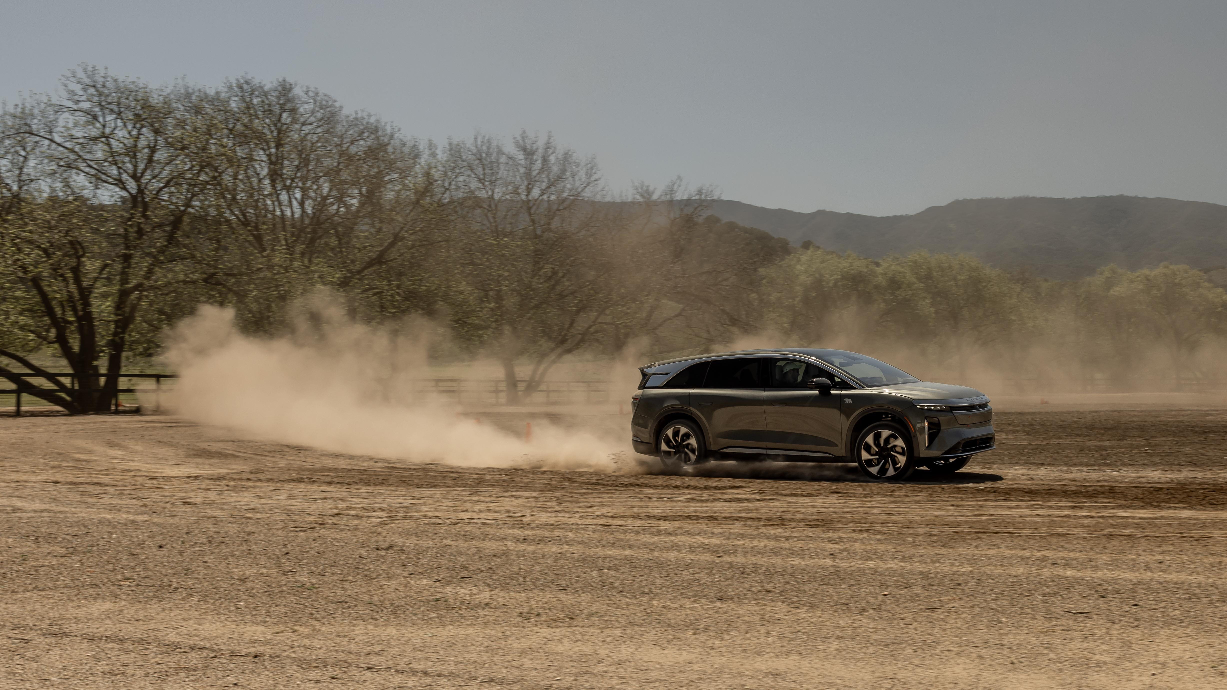 '26 Lucid Gravity Electric 3-Row SUV Is Way More Fun than You Expected