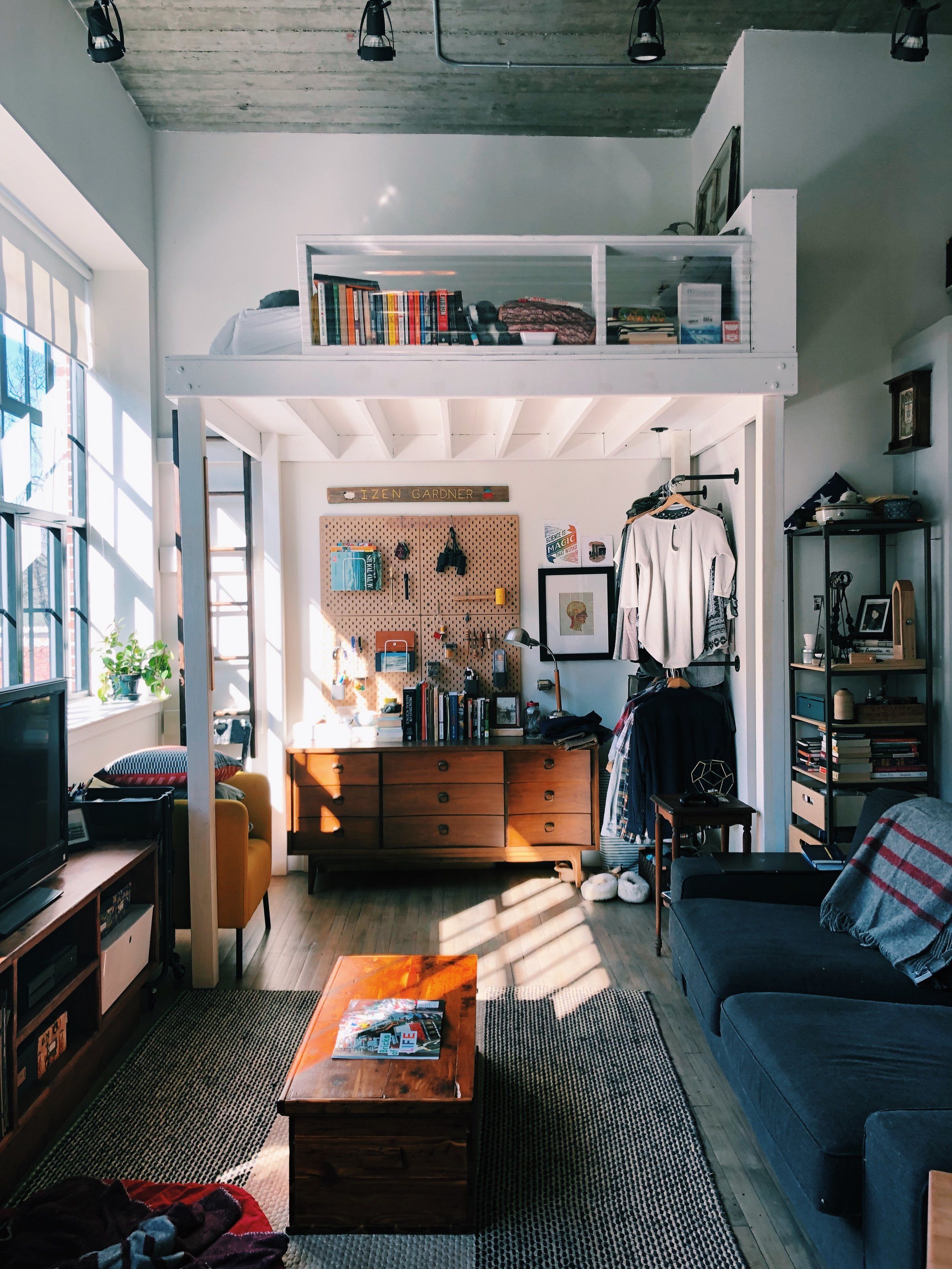 15 Best Studio Apartment Ideas - DIY Studio Apartment Decorating Ideas