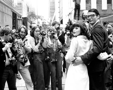 margot kidder and christopher reeve on the set of superman at the newsroom of the new york daily news