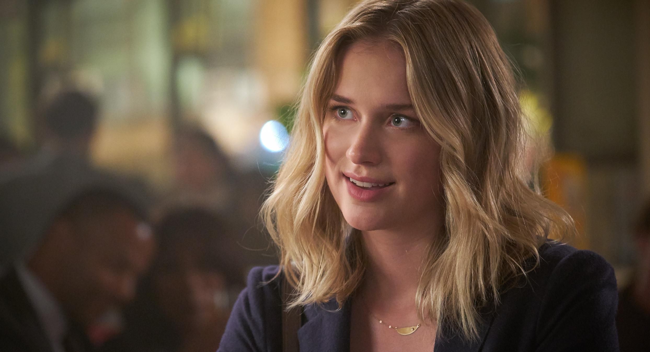 Who Is Lola Morgan In Gossip Girl What To Know About Elizabeth Lail