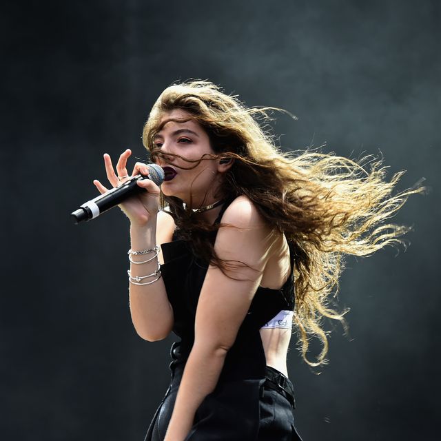Lorde Reveals She S Working On New Music In Fan Email