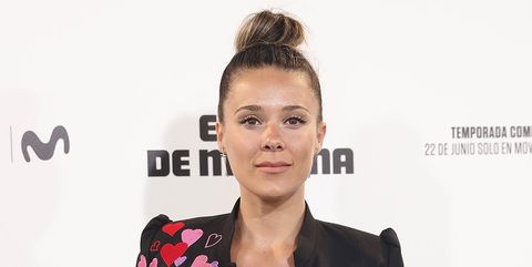 La cantante Lorena Gómez se convierte en paracaidista en el programa de TVE 'Trabajo Temporal'.