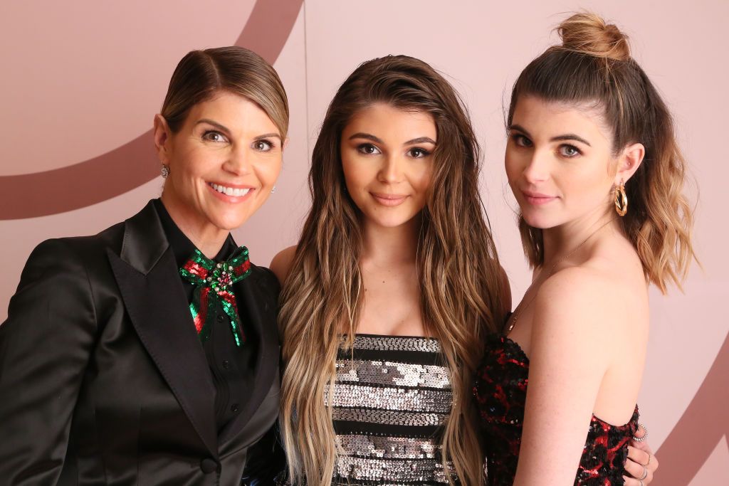 Flipboard Lori Loughlins Daughters Returned To Instagram For The