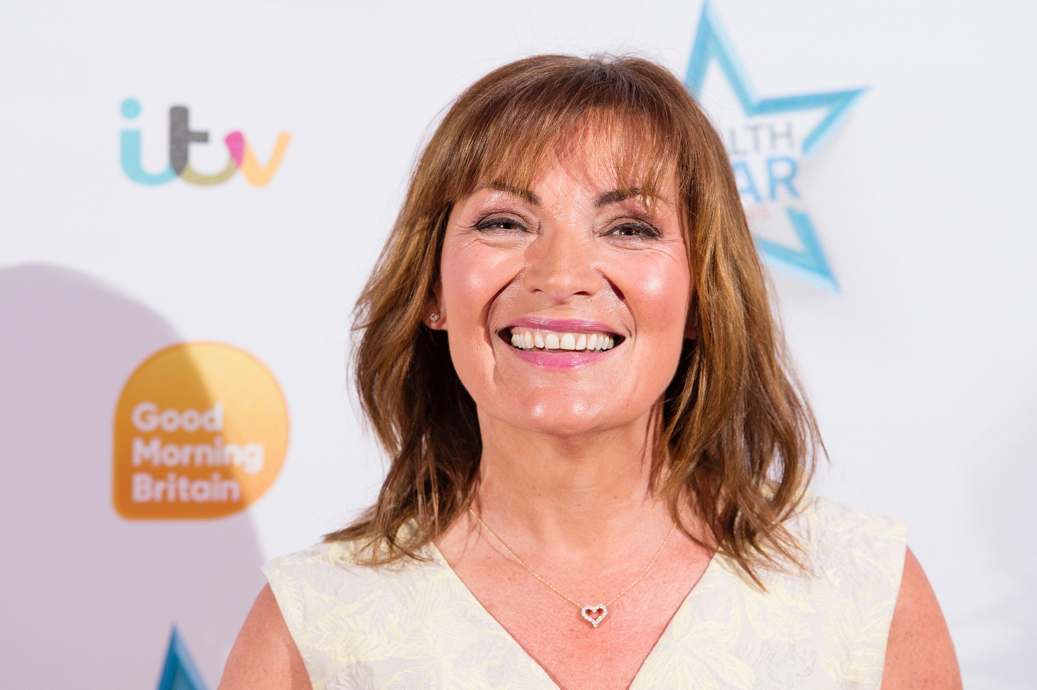 lorraine kelly mini skirt