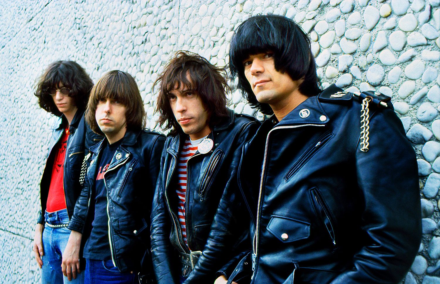 10 looks de los Ramones son más Ramone que la camiseta típica