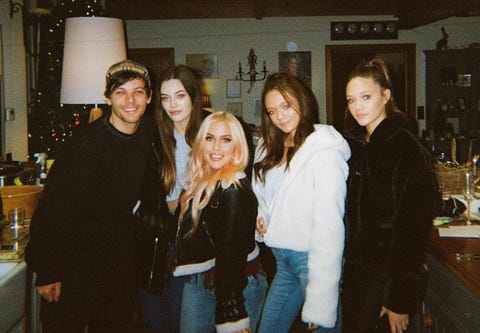 Louis Tomlinson, sister Félicité and family One Direction star Louis Tomlinson's 18-year-old sister Félicité has died