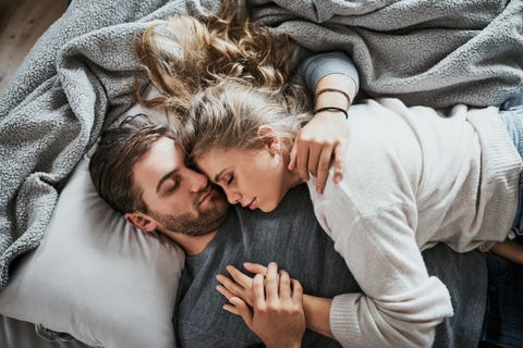 Qué significa la postura en la que duermes con tu pareja Qué significa la postura en la que duermes con tu pareja