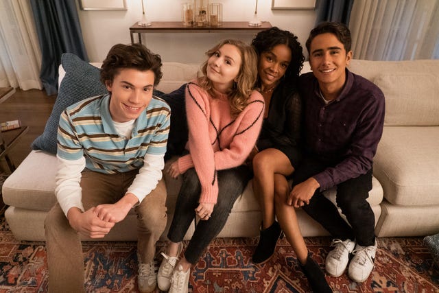 Meet The Cast Of Love Victor Who Are The Characters In Hulu S Love Victor