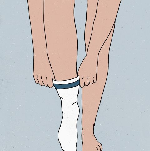 靴を脱いだ後に 足が臭い 原因は ニオイを消す簡単フットケア法