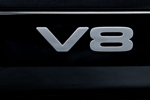 defender v8 badge