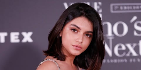 Fashion model, Clothing, Shoulder, Dress, Skin, Beauty, Fashion, Cocktail dress, Joint, Red carpet, Fashion model, Clothing, Shoulder, Dress, Skin, Beauty, Fashion, Cocktail dress, Joint, Red carpet,
