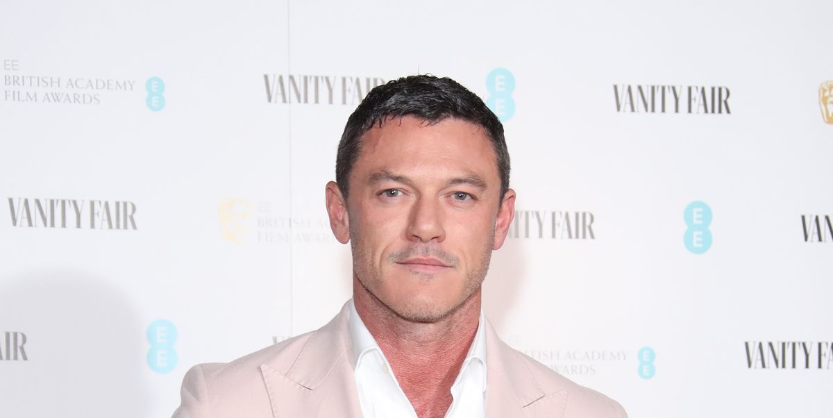 Luke Evans Showed Off His Ripped Abs In Shirtless Thirst Trap