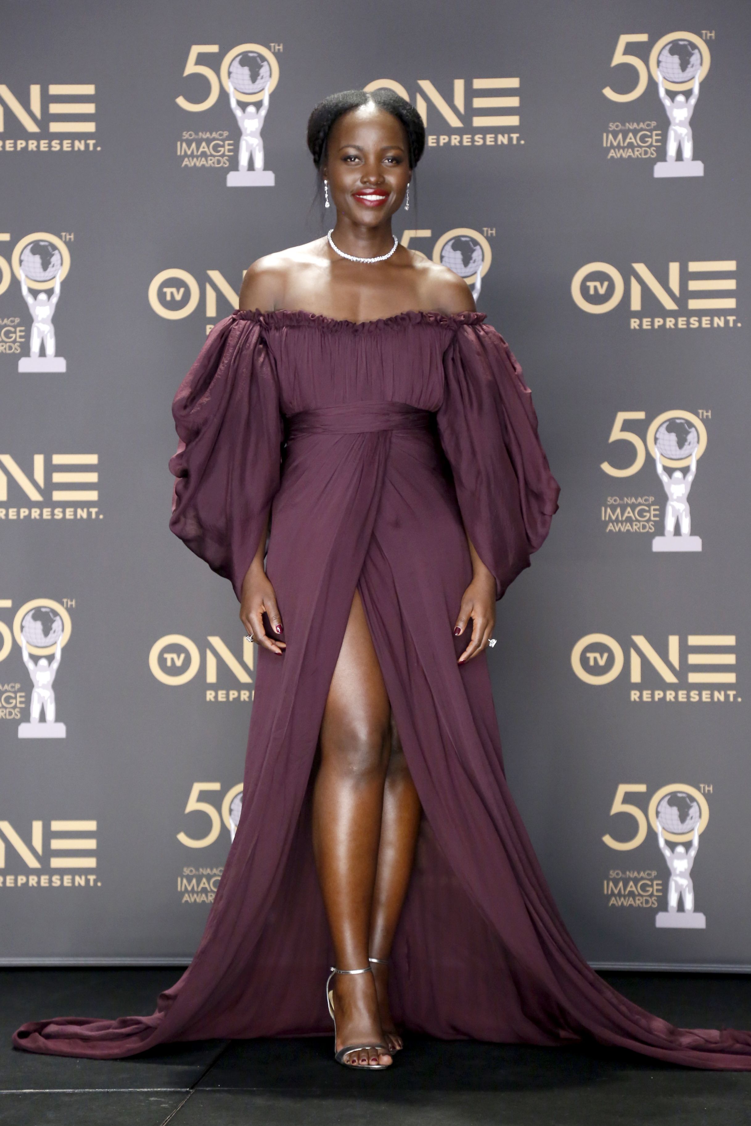 lupita-nyongo-winner-of-outstanding-moti