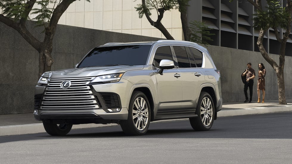 រូបភាព៖ 2022 Lexus LX600 (Car and Drive)