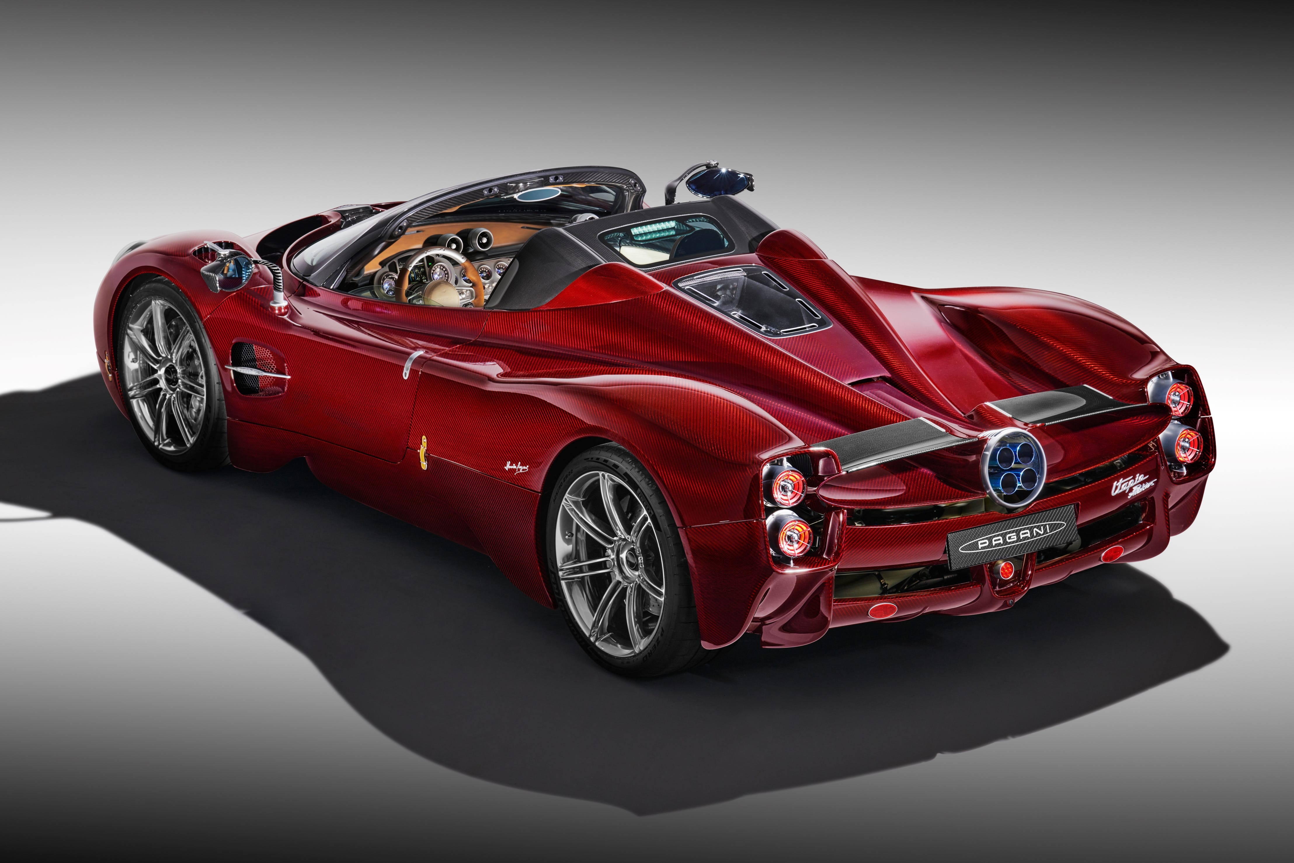 Pagani's Gorgeous, Stick-Shift Utopia Roadster Is No Heavier Than the Coupe