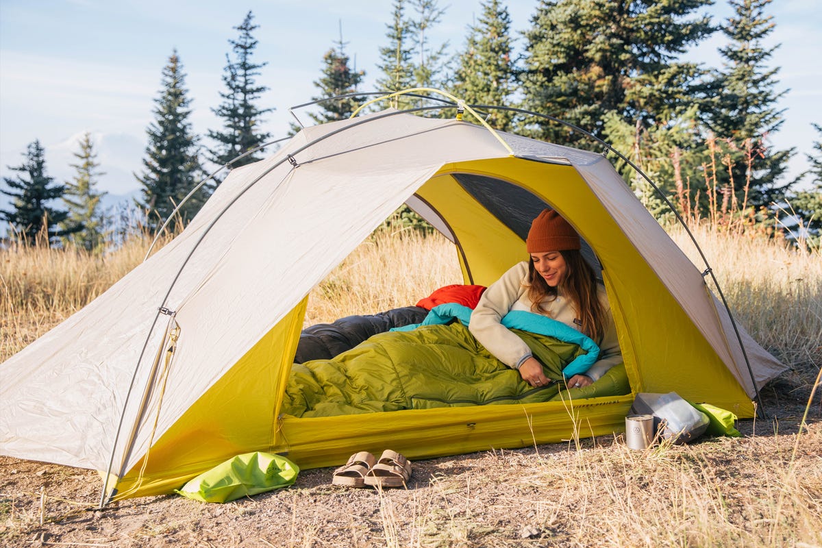 Camping Gear - Tents, Sleeping Bags & Supplies