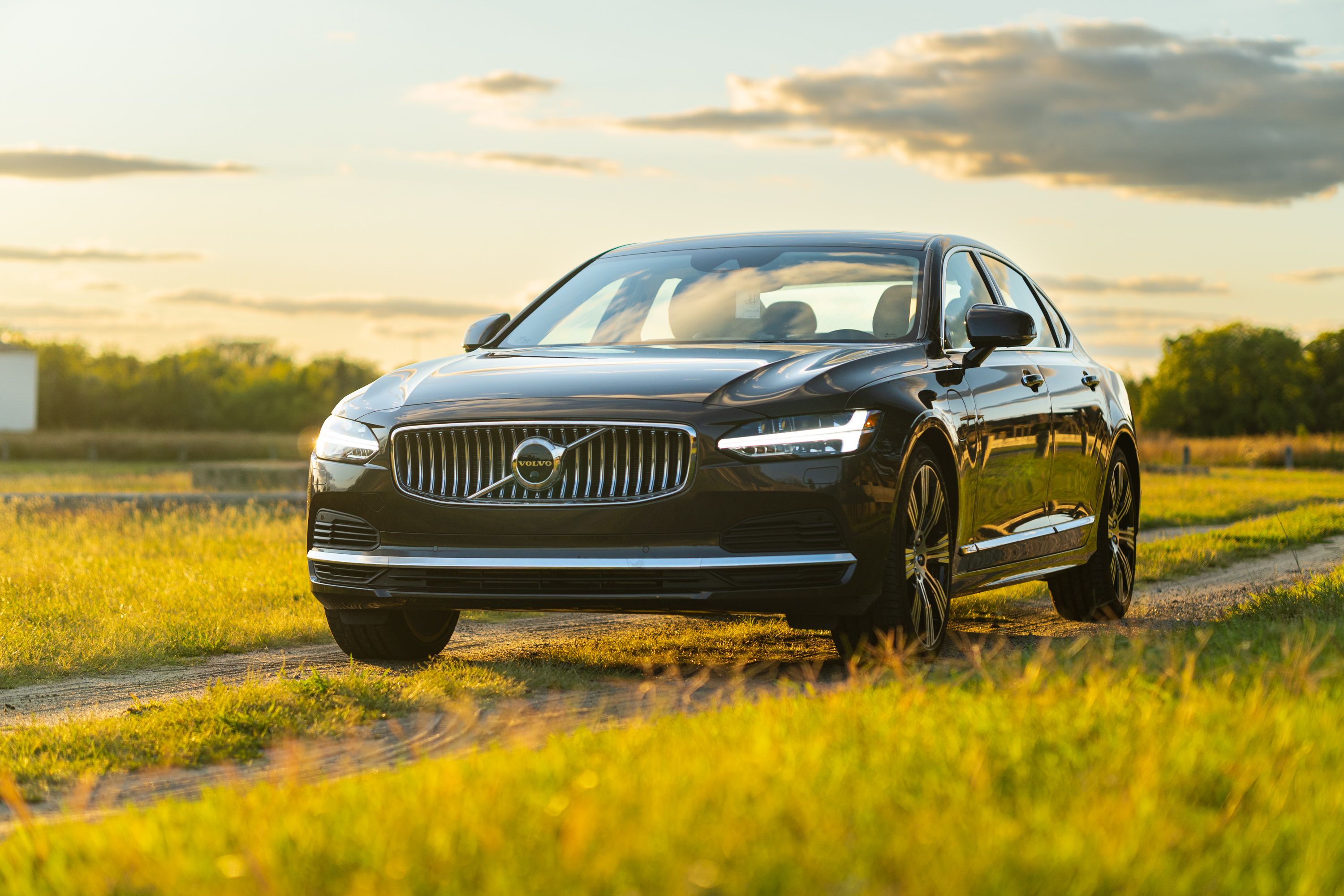 S90 Review: Frustratingly Close to Being Great