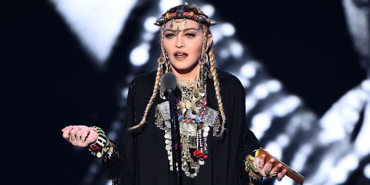 Twitter Reactions to Madonna's Aretha Franklin VMAs Tribute - Twitter ...