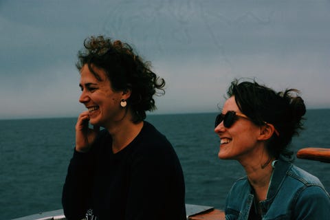La solitudine è la piaga del secolo e alimentarla ci distruggerà. Corriamo ai ripari?
