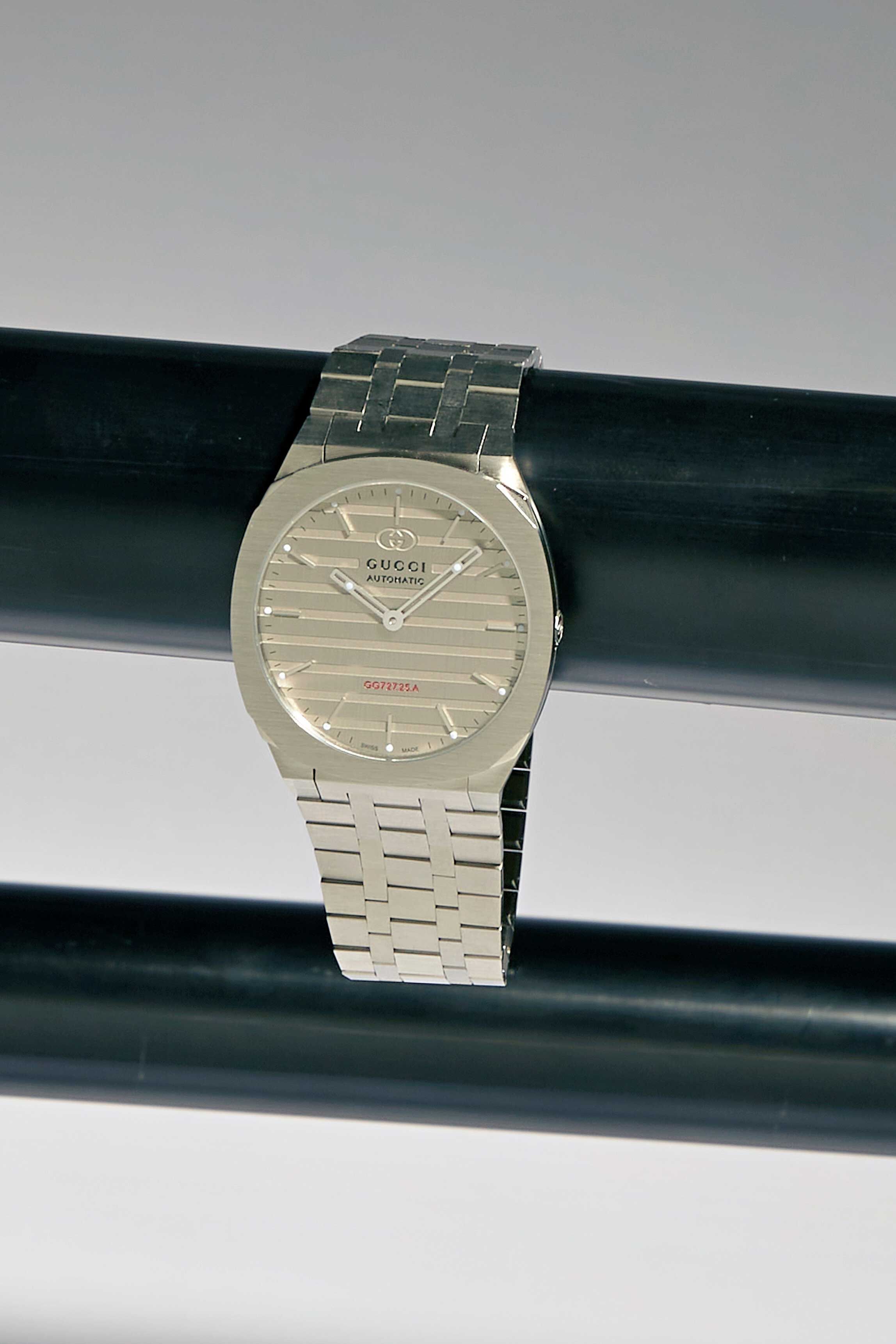 14300円 無料配達 GUCCI アクセサリー 腕時計