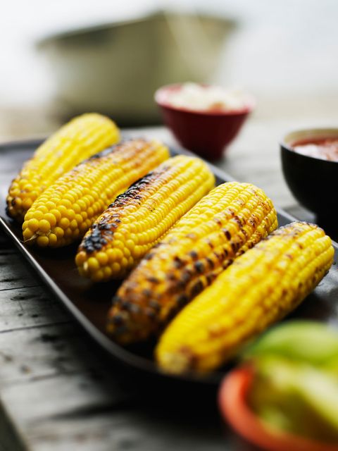 Food, Cuisine, Sweet corn, Corn on the cob, Corn on the cob, Dish, Vegetable, Corn, Corn kernels, Ingredient, 