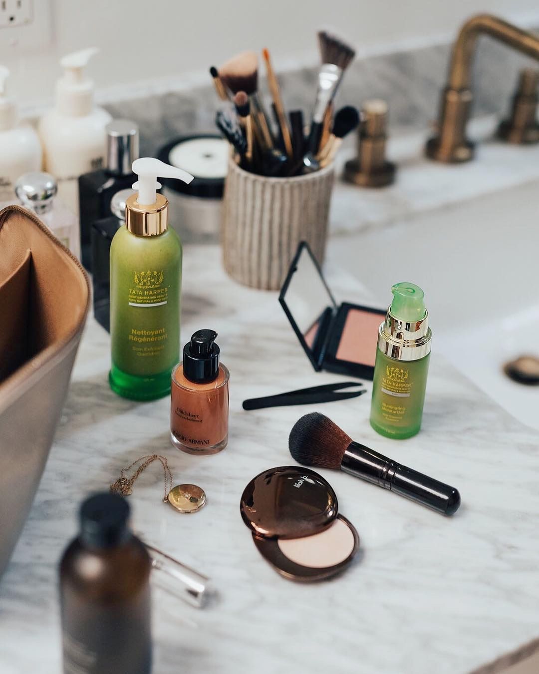 10 Brilliant Makeup Storage Ideas How, Makeup Shelves Ideas