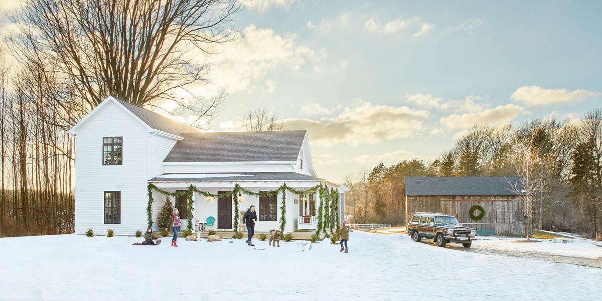 Christmas Decorating In a Michigan Farmhouse