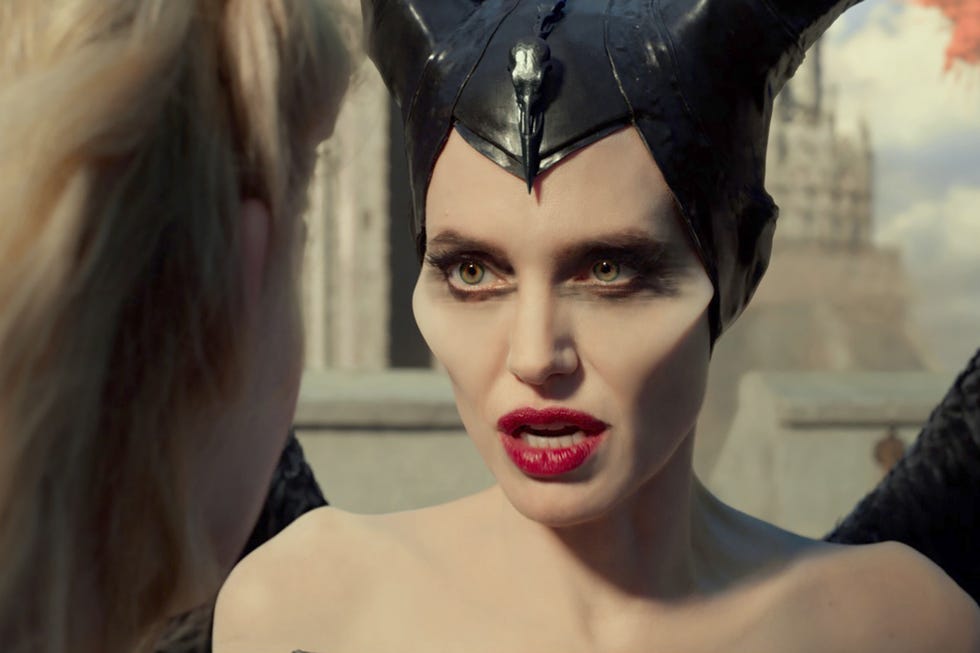 Watching Angelina Jolie Morph Into Disney S Maleficent Is