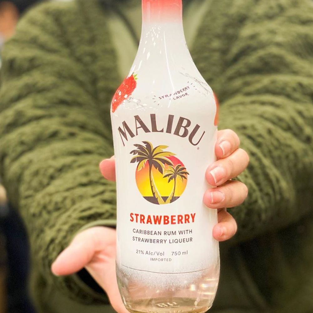 Malibu Rum Has A New Strawberry Flavor So It S Time To Make A Cocktail