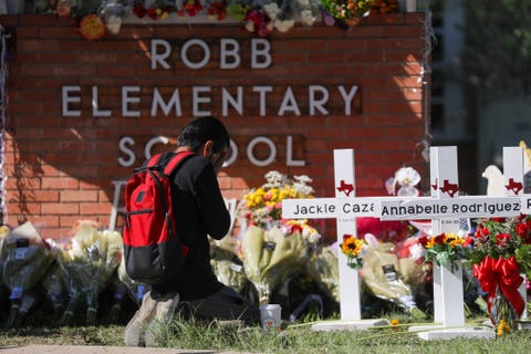 memorial for texas school shooting victims