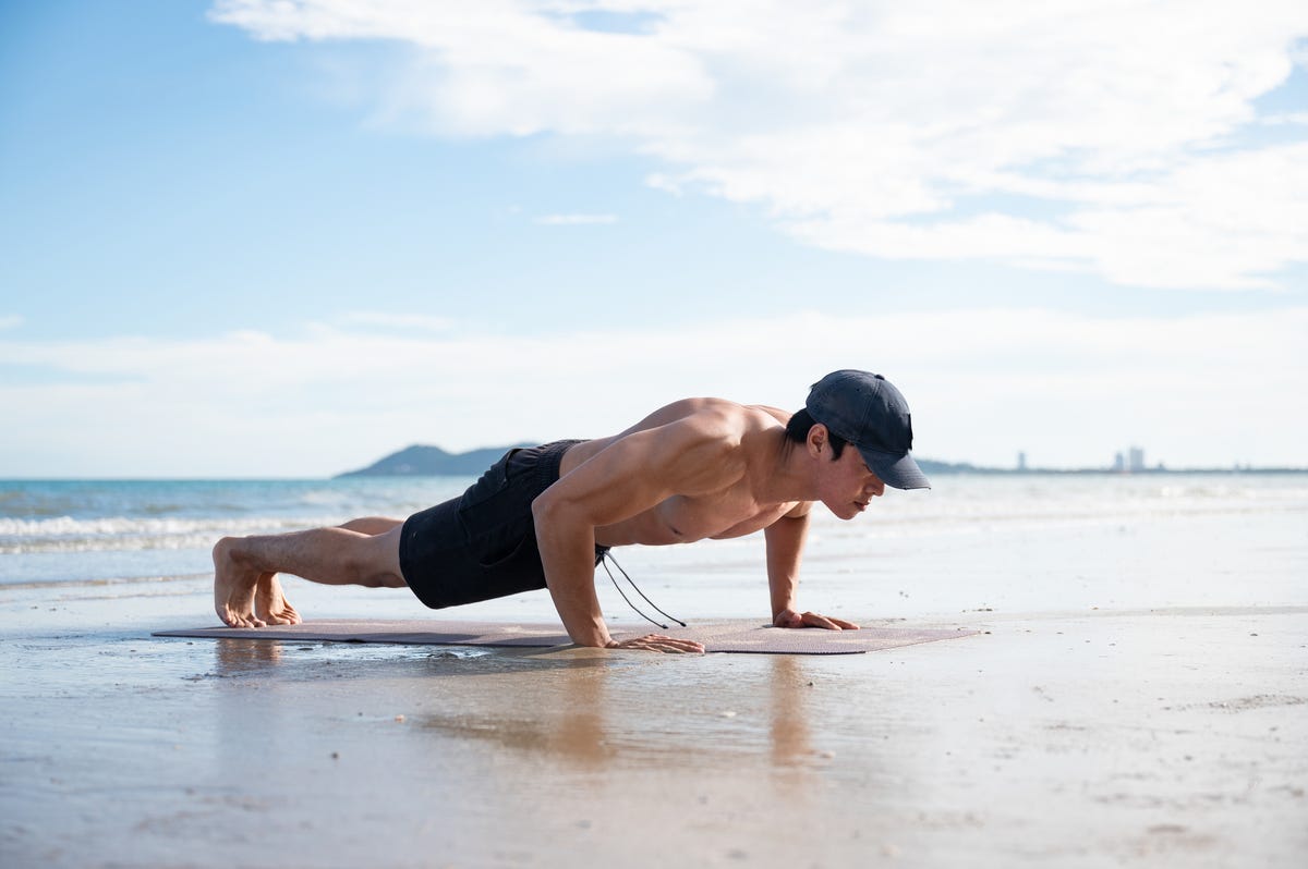 A Distance Runner Tried to Do the Notorious ‘Bring Sally Up’ Pushup Challenge