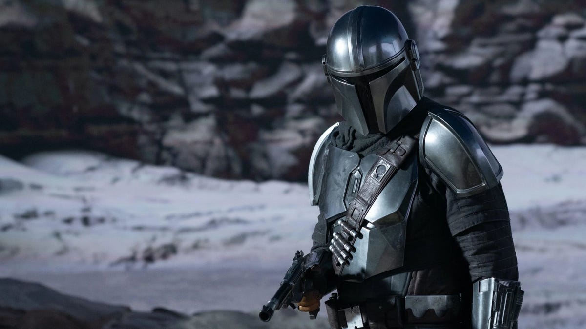 ‘The Mandalorian 3’: Pedro Pascal “doesn’t see shit” with his armor on