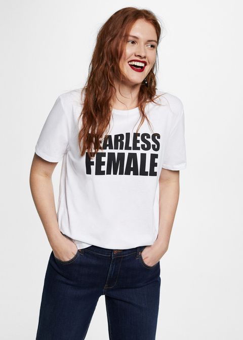 Hoy solo debes comprar comprar en Mango camiseta feminista de