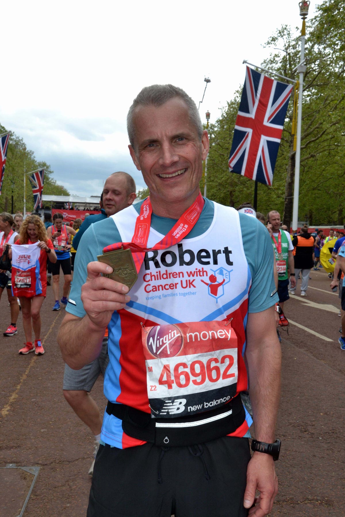 This doctor saw a runner collapse during the London Marathon and had to