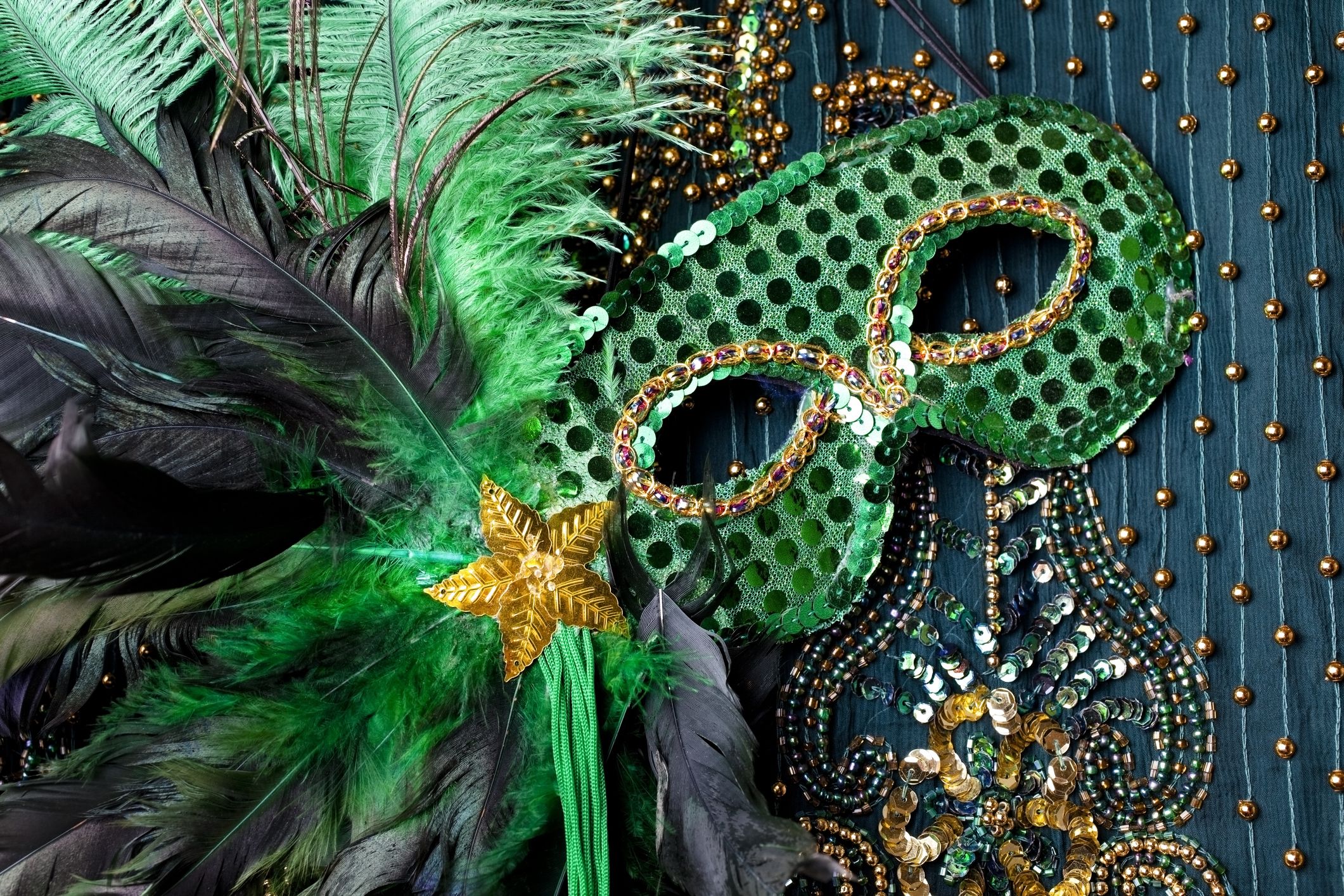 white beads mardi gras meaning